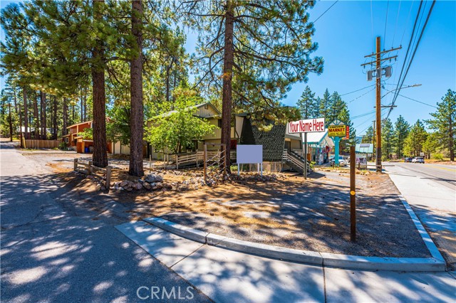 Detail Gallery Image 9 of 43 For 40143 Big Bear Bld, Big Bear Lake,  CA 92315 - 2 Beds | 1/2 Baths