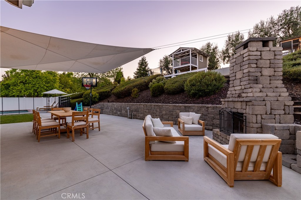 1307 Crown Way