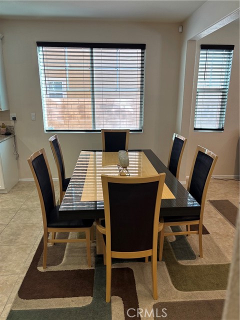 Detail Gallery Image 10 of 48 For 2534 Mapleleaf, Palmdale,  CA 93551 - 4 Beds | 4 Baths