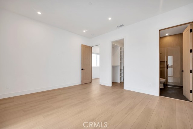 Detail Gallery Image 23 of 30 For 16510 San Fernando Mission Blvd, Granada Hills,  CA 91344 - 4 Beds | 4 Baths