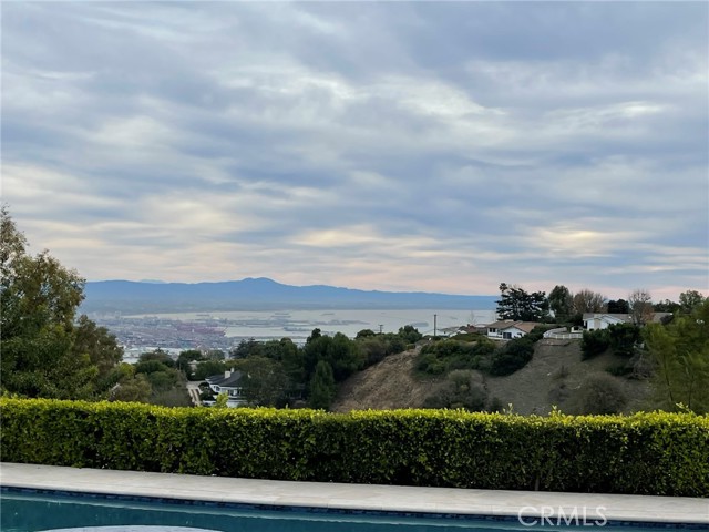 1 Maverick Lane, Rolling Hills, California 90274, 4 Bedrooms Bedrooms, ,4 BathroomsBathrooms,Residential,Sold,Maverick,PV21225523