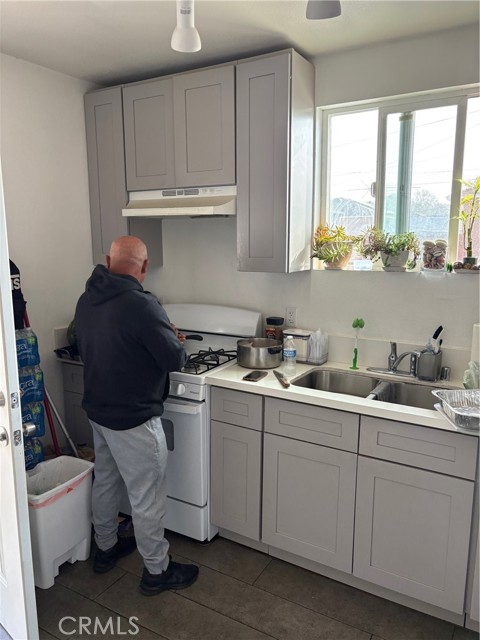 Detail Gallery Image 29 of 34 For 2911 Baltic, Long Beach,  CA 90810 - 3 Beds | 1 Baths