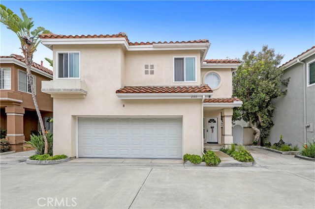 209 Calabria Court, Costa Mesa, CA 92627