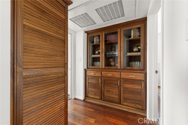 Detail Gallery Image 30 of 67 For 103 Ravenna Dr #23,  Long Beach,  CA 90803 - 2 Beds | 2 Baths