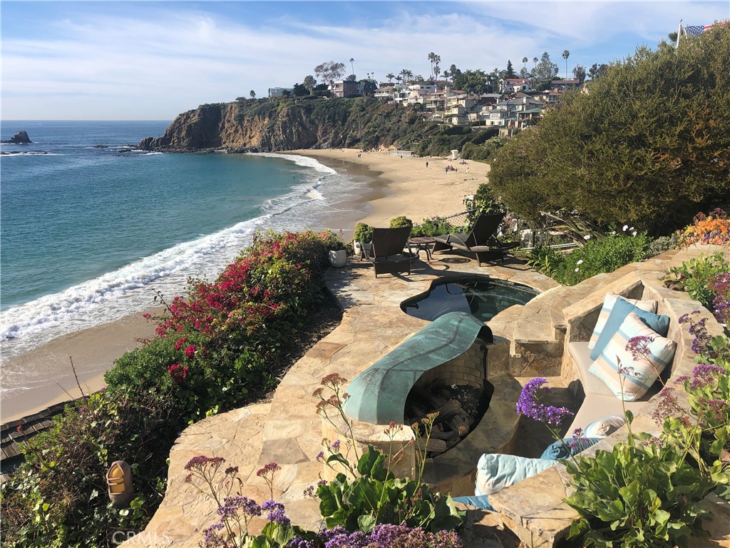https://media.crmls.org/medias/6676cbeb-c39b-4737-8057-e63395d7f0a8.jpg?preset=X-Large
