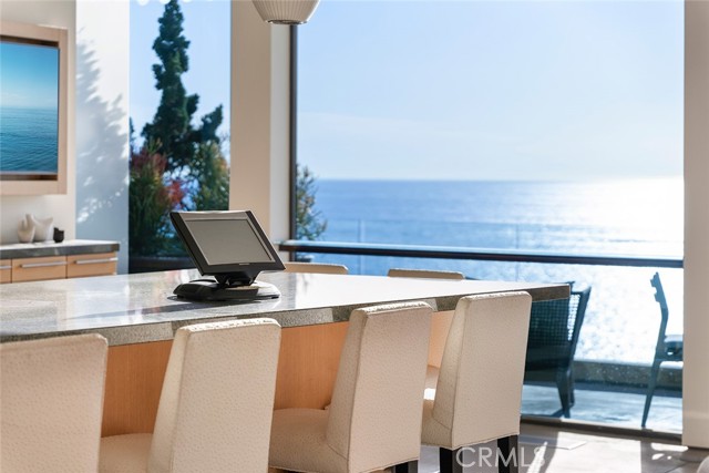 Detail Gallery Image 12 of 75 For 2665 Victoria Dr, Laguna Beach,  CA 92651 - 5 Beds | 4/2 Baths