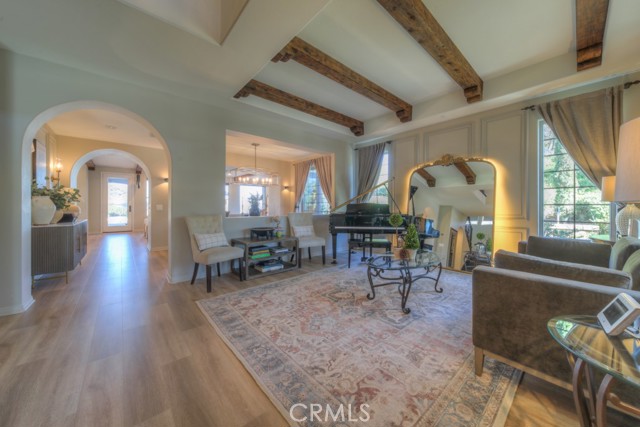 Detail Gallery Image 5 of 73 For 37775 via Baya, Murrieta,  CA 92562 - 5 Beds | 4 Baths