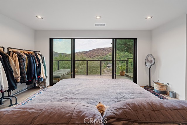 Detail Gallery Image 17 of 56 For 19778 Grand View Dr, Topanga,  CA 90290 - 4 Beds | 4/1 Baths