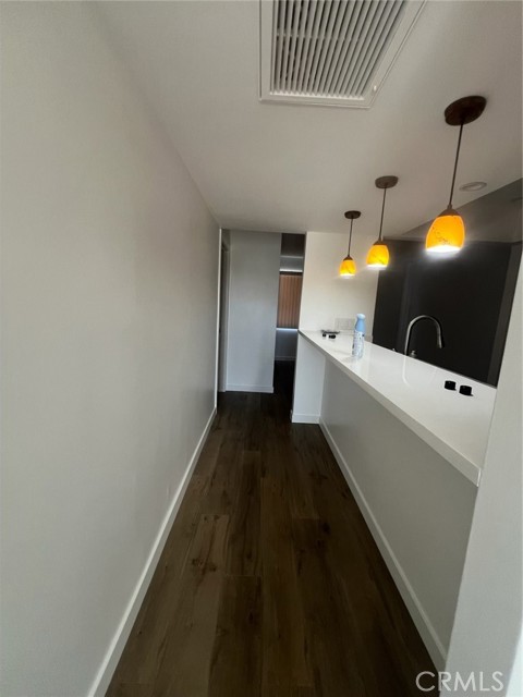 8847 Willis, 32 photo 2