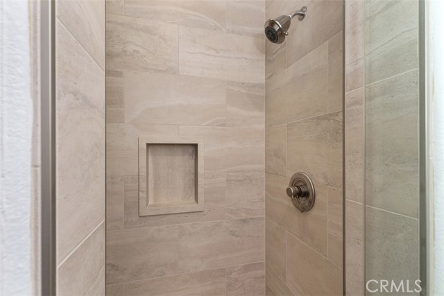34 Tall Hedge, Irvine CA: https://media.crmls.org/medias/667860be-5400-464f-b877-82b56064dc08.jpg