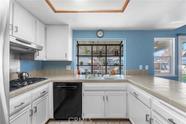 Detail Gallery Image 13 of 60 For 1635 Staffordshire, Lancaster,  CA 93534 - 4 Beds | 3 Baths