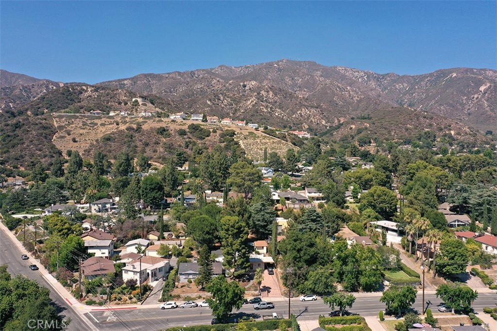 https://media.crmls.org/medias/667a03cf-695b-4821-877d-9f06da4bb441.jpg?preset=X-Large