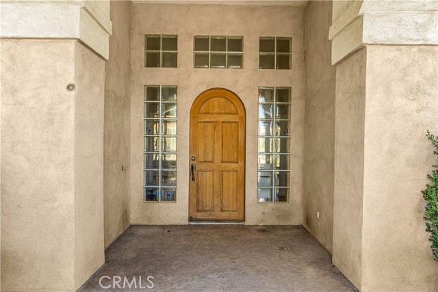 Detail Gallery Image 4 of 34 For 10234 10234 Clover Dr, Oak Hills,  CA 92344 - 4 Beds | 4 Baths