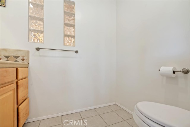 39325 Lodge Road, Fawnskin CA: https://media.crmls.org/medias/667aa73b-450b-46ed-89a2-75887d855951.jpg