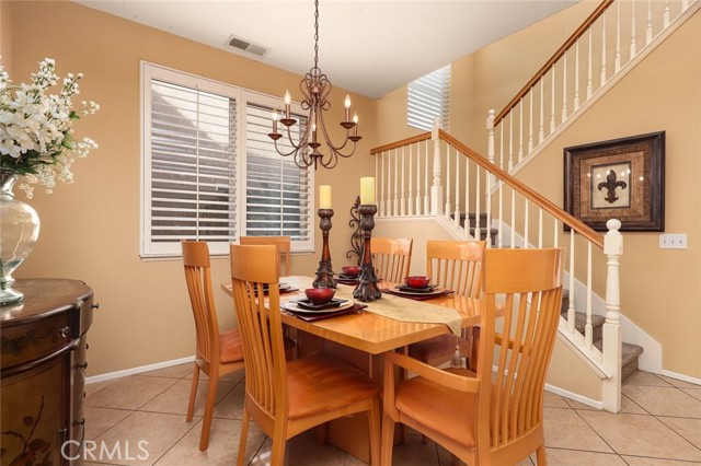 Detail Gallery Image 6 of 21 For 27635 Elkwood Ln, Castaic,  CA 91384 - 4 Beds | 2/1 Baths