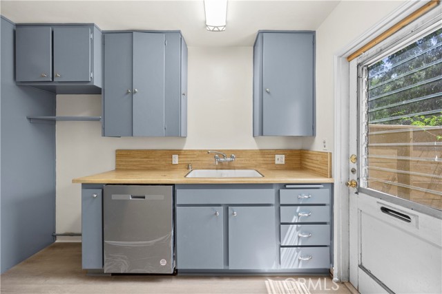 5188 VIllage Green, Los Angeles CA: https://media.crmls.org/medias/667b14ba-e320-4b3c-9d4f-e18f913cfd53.jpg