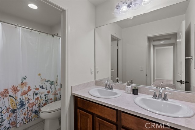 Detail Gallery Image 19 of 33 For 28240 N via Sonata Dr, Valencia,  CA 91354 - 3 Beds | 2/1 Baths