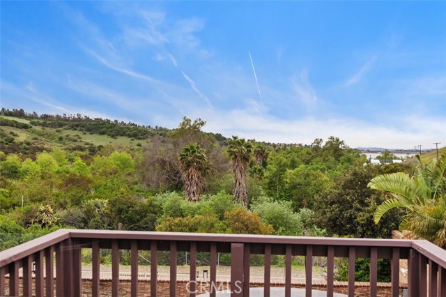 4 Chisholm Trail, Trabuco Canyon CA: https://media.crmls.org/medias/667bd1af-6b2c-4ef3-ae96-b1e7e54f3389.jpg