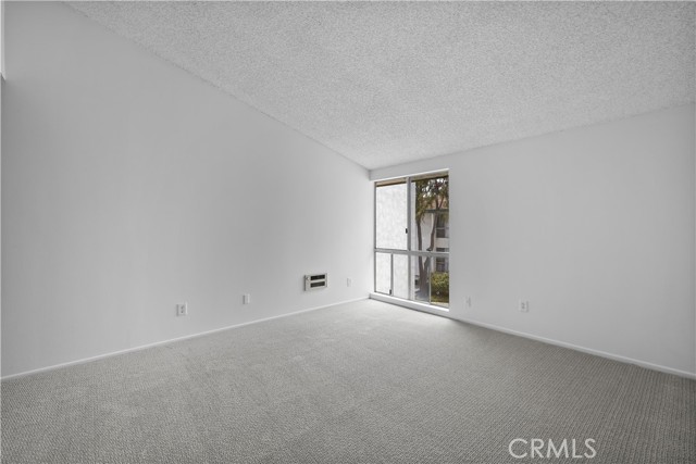 Detail Gallery Image 14 of 38 For 902 Camino Real #207,  Redondo Beach,  CA 90277 - 2 Beds | 2 Baths
