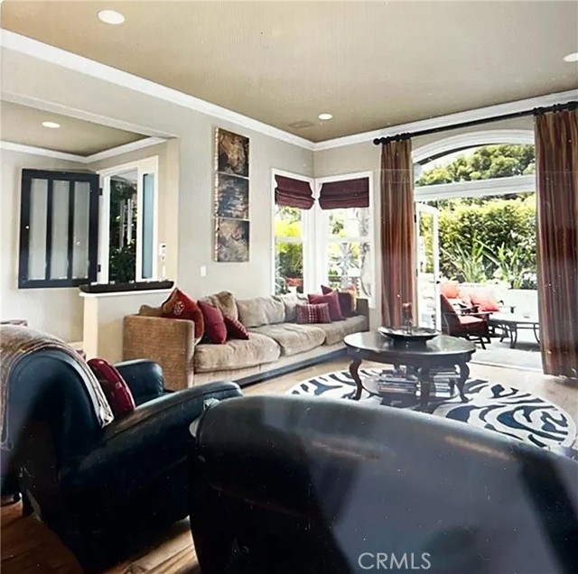 Detail Gallery Image 24 of 37 For 214 Poinsettia Ave, Corona Del Mar,  CA 92625 - 4 Beds | 3/1 Baths