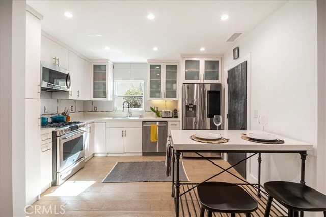 3004 Oak Avenue, Manhattan Beach, California 90266, 3 Bedrooms Bedrooms, ,2 BathroomsBathrooms,Residential,Sold,Oak,SB22239003