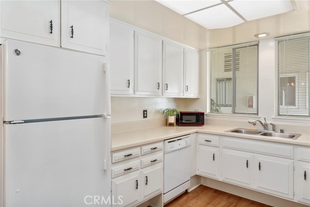225 Avenida Majorca, Laguna Woods CA: https://media.crmls.org/medias/667fb733-1dc2-4a66-b359-2ce53b307b1d.jpg