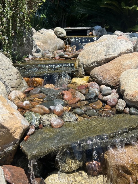1019 W Milton Drive, Glendora CA: https://media.crmls.org/medias/668073aa-8e02-4bf2-ab11-86ef9e46fff2.jpg