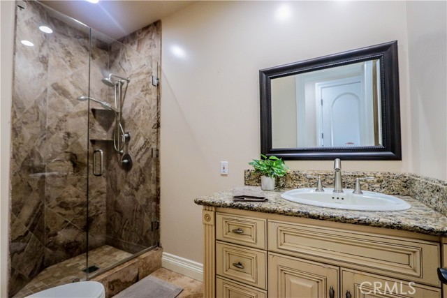 23180 Gray Fox Drive, Canyon Lake CA: https://media.crmls.org/medias/6680c906-8d35-44c4-80fe-1bdf02a57872.jpg