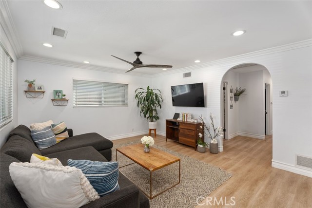 Detail Gallery Image 3 of 34 For 10022 Kukui Dr, Huntington Beach,  CA 92646 - 3 Beds | 2 Baths