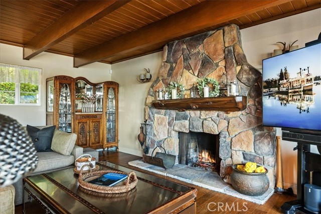 Detail Gallery Image 4 of 41 For 28906 Palisades Dr, Lake Arrowhead,  CA 92352 - 4 Beds | 3/1 Baths