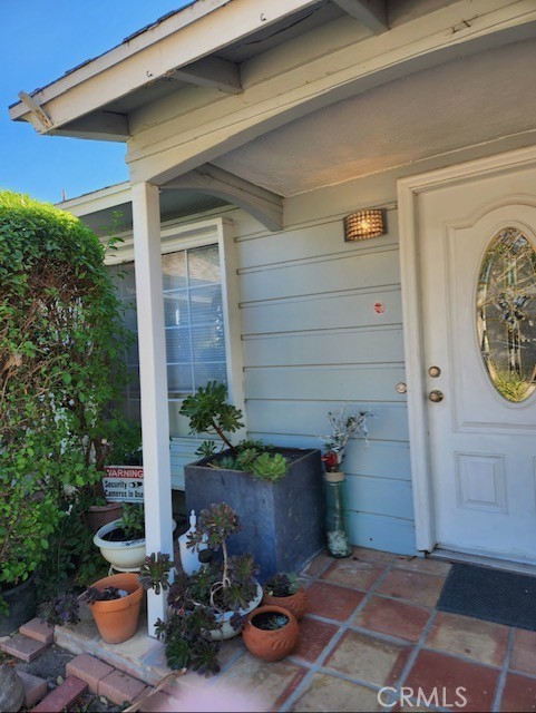 Detail Gallery Image 4 of 12 For 17600 Runnymede, Lake Balboa,  CA 91406 - 3 Beds | 2 Baths