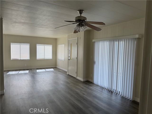 Detail Gallery Image 4 of 16 For 200 W San Bernardino Ave #76,  Rialto,  CA 92376 - 2 Beds | 2 Baths