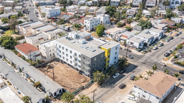 3025 Edgehill Drive, Los Angeles CA: https://media.crmls.org/medias/668264c8-4095-411d-a1c7-e891ef0eea93.jpg