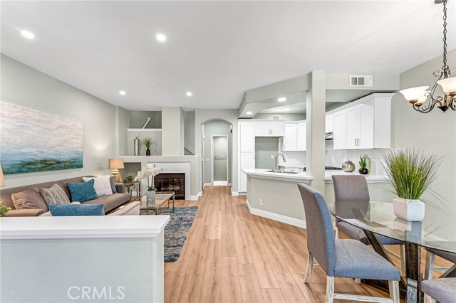 Detail Gallery Image 3 of 50 For 304 Birch Grove, Irvine,  CA 92618 - 2 Beds | 2/1 Baths