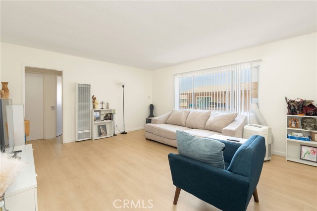 Image 7 of 17 For 837 Beach Avenue