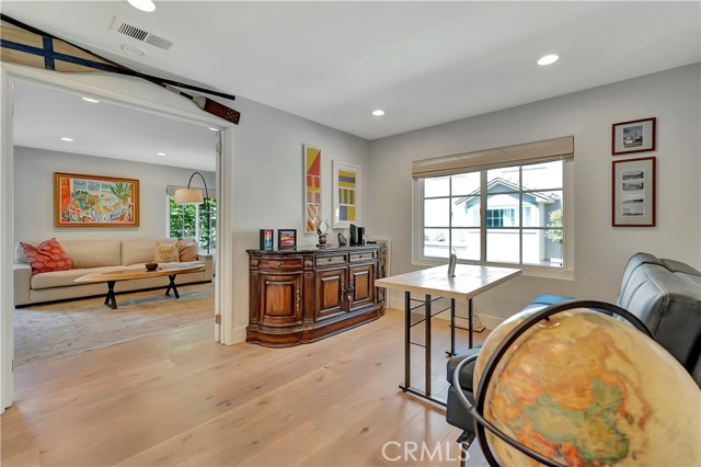 19325 Peachtree Lane, Huntington Beach CA: https://media.crmls.org/medias/6684080f-99eb-4e70-b860-697966a91675.jpg