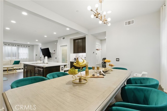 13238 Klein Court, Sylmar CA: https://media.crmls.org/medias/66847112-71cc-4e1e-b410-8964d006a415.jpg