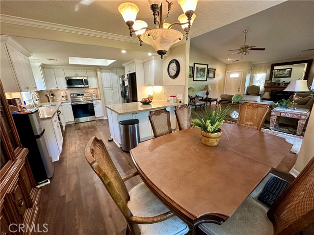 Detail Gallery Image 18 of 50 For 23856 Outrigger, Canyon Lake,  CA 92587 - 3 Beds | 2 Baths