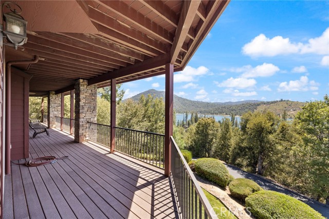 39828 Granite Ridge Lane, Bass Lake CA: https://media.crmls.org/medias/6685eff8-a9dc-4091-a3d4-b84be9a80eb0.jpg