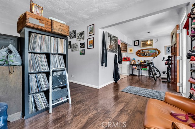 2660 Newell Street, County - Los Angeles CA: https://media.crmls.org/medias/668607db-9f14-433d-bb23-0f9041407c97.jpg