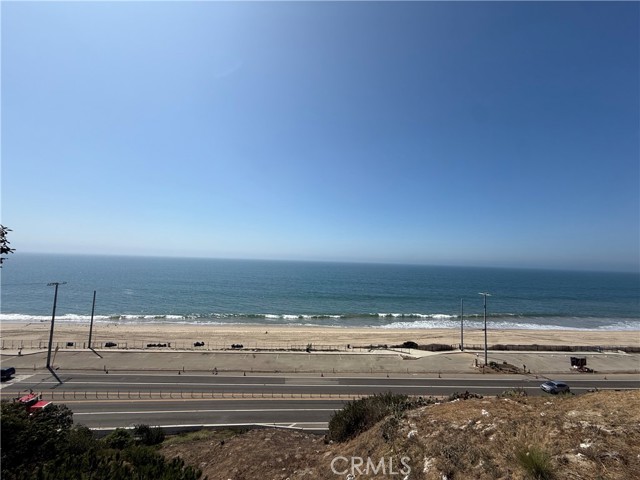 Detail Gallery Image 2 of 5 For 17440 17444 Castellammare Dr, Pacific Palisades,  CA 90272 - – Beds | – Baths