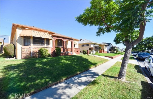 Detail Gallery Image 1 of 13 For 11532 S St Andrews Pl, Los Angeles,  CA 90047 - 4 Beds | 2 Baths