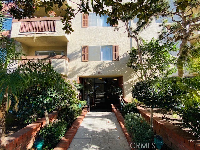 Detail Gallery Image 1 of 24 For 811 6th St #305,  Santa Monica,  CA 90403 - 3 Beds | 2 Baths