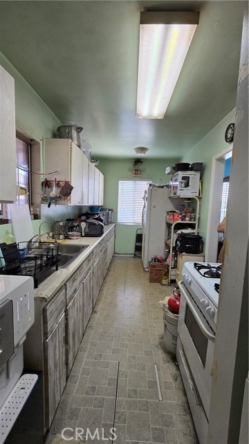 3018 Gage Avenue, El Monte CA: https://media.crmls.org/medias/66872bd2-450c-4e3d-ab45-c377d0c37e9a.jpg