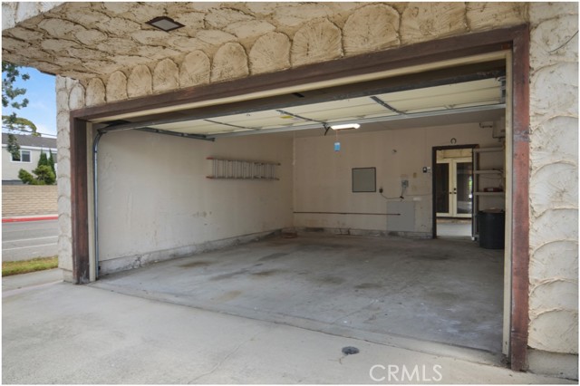627 19th Street, Huntington Beach CA: https://media.crmls.org/medias/6687aae2-25c0-4e69-b3de-da643dd9fc02.jpg