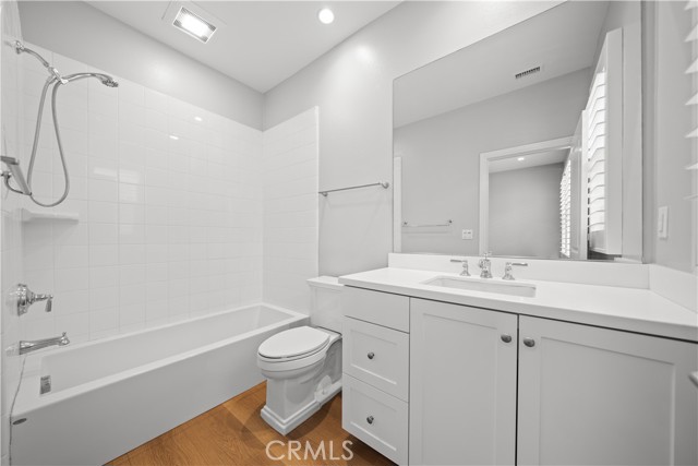 Detail Gallery Image 34 of 55 For 100 Henderson, Irvine,  CA 92620 - 4 Beds | 4/1 Baths