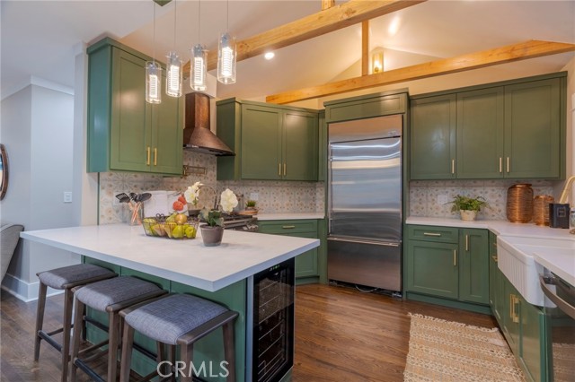 1322 N June Street, Los Angeles CA: https://media.crmls.org/medias/66891d9a-2fc3-4fcf-935c-d8e118bd3a38.jpg