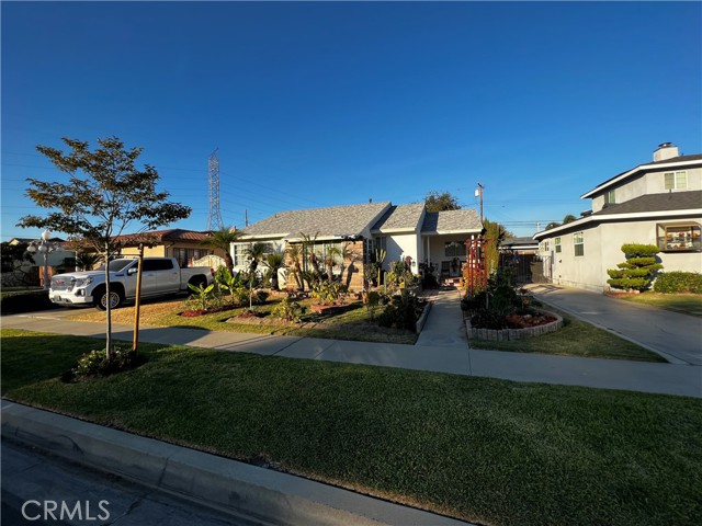 Detail Gallery Image 1 of 1 For 7621 Allengrove St, Downey,  CA 90240 - 3 Beds | 2 Baths