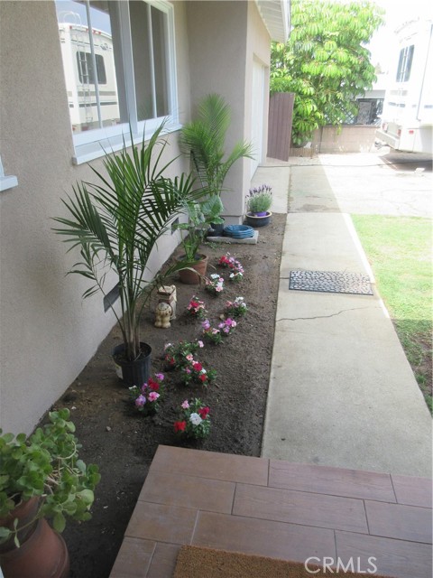 1416 Carmelita Court, Upland CA: https://media.crmls.org/medias/6689dbc9-df98-4bfa-8d44-2856d491d494.jpg
