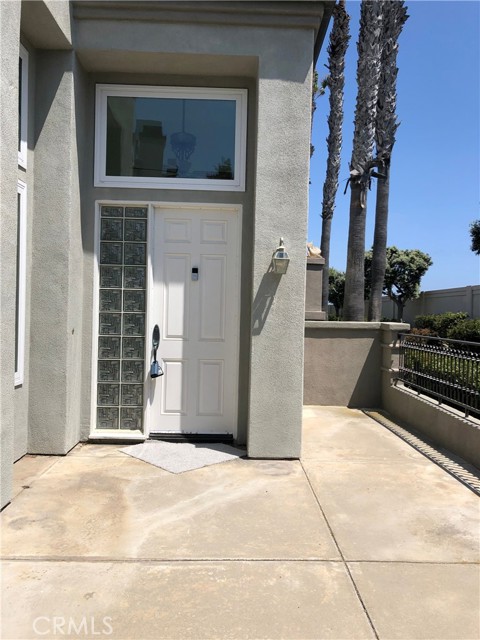 Detail Gallery Image 4 of 53 For 6267 Surfpoint Cir, Huntington Beach,  CA 92648 - 3 Beds | 2/1 Baths